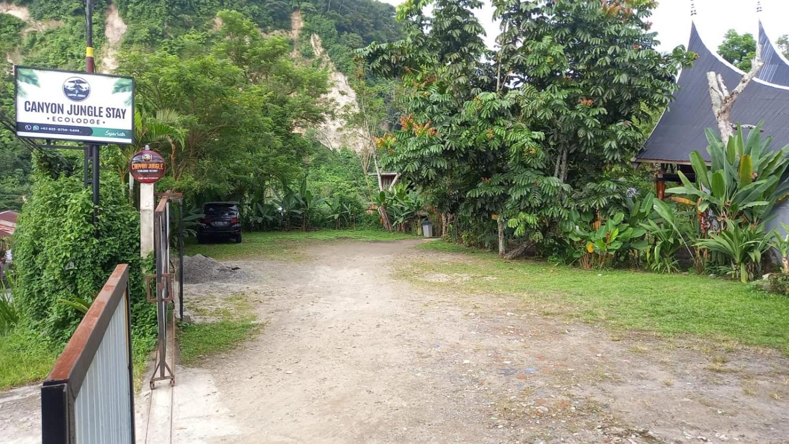 Canyon Jungle Stay Bukittinggi Exterior foto
